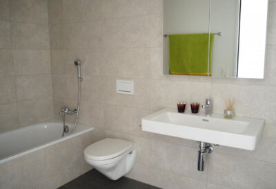 Wohnung Badezimmer Badwanne