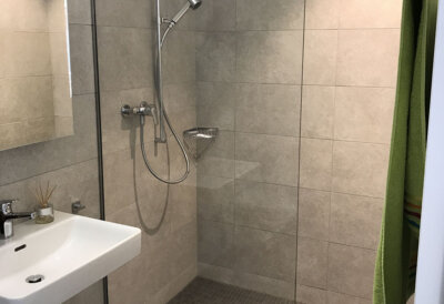 Wohnung Badezimmer Dusche